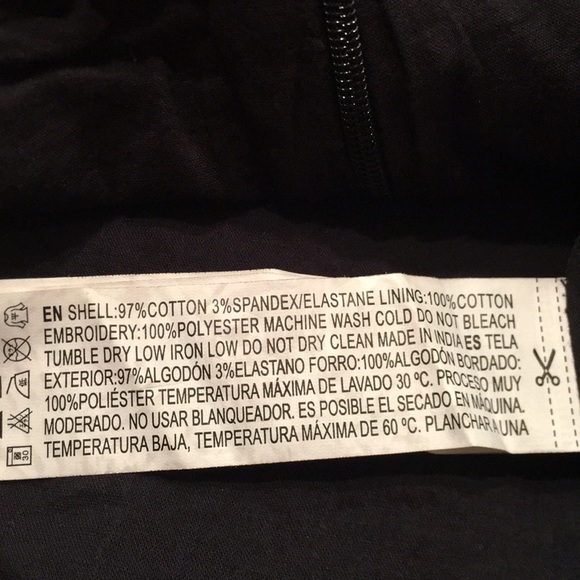 Forever 21 NWT Woven Embroidery Shorts - Picture 6 of 7